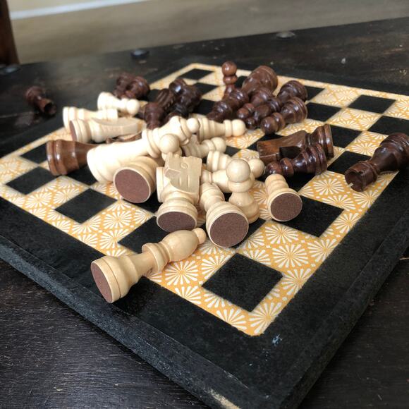 Scrapbook Chess Set - Vintage Yellow - Picture 13 of 13